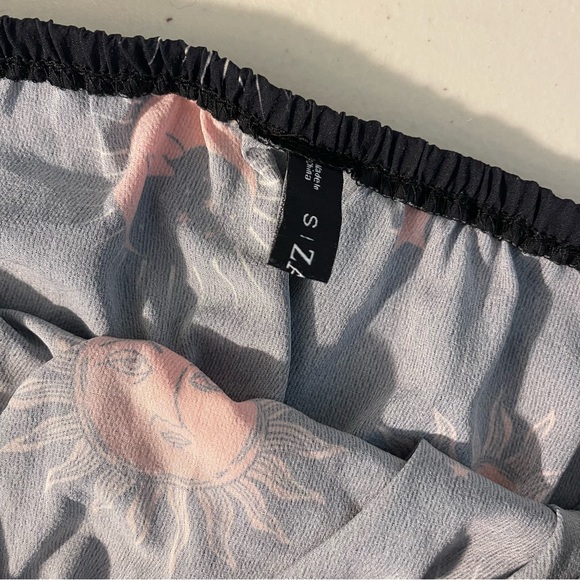 ZAFUL 2 Piece Set Sun and Moon Shorts and Tube Top Festival Summer Fashion - Picture 3 of 8